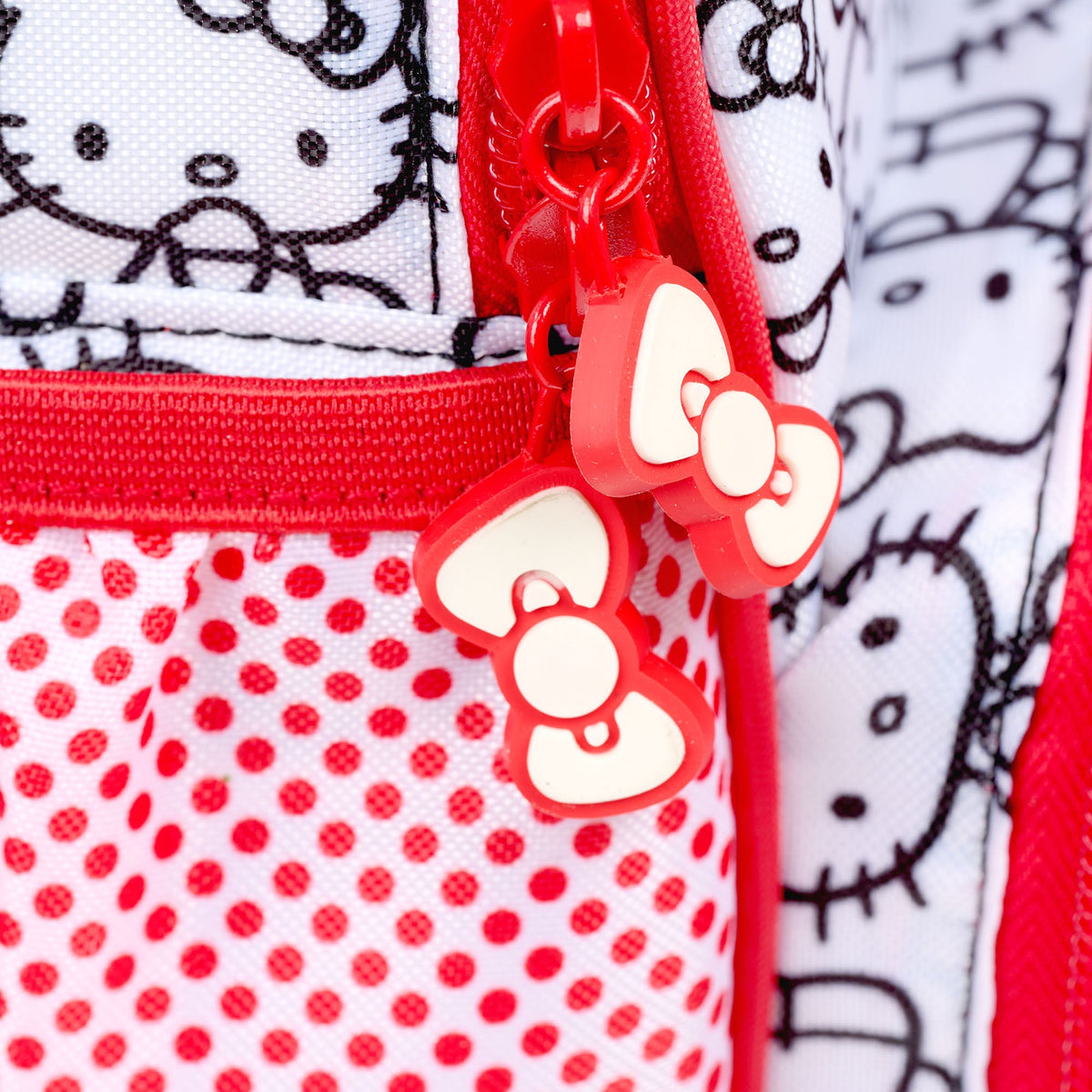 hello-kitty-classic-backpack-cooler-d6 00027925-Z.jpg