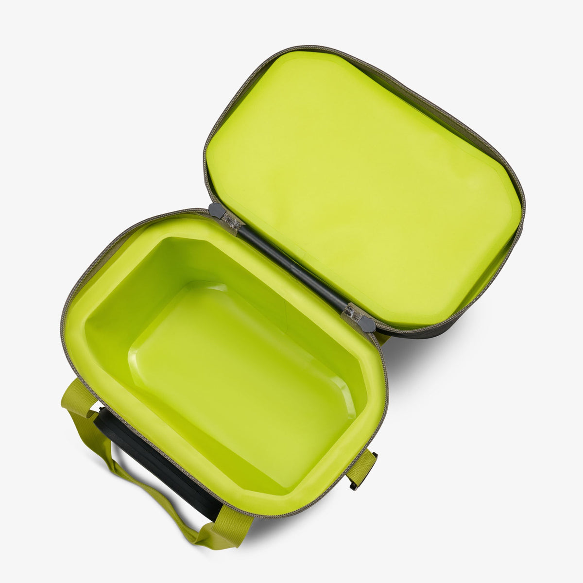 trailmate-18-can-cooler-bag-b6 00066772-O2.jpg