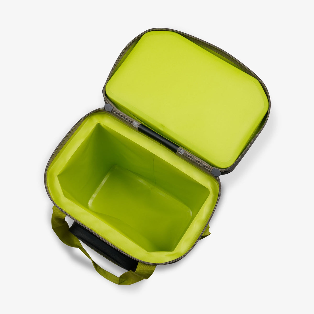 trailmate-32-can-backpack-o6 00066774-O2.jpg